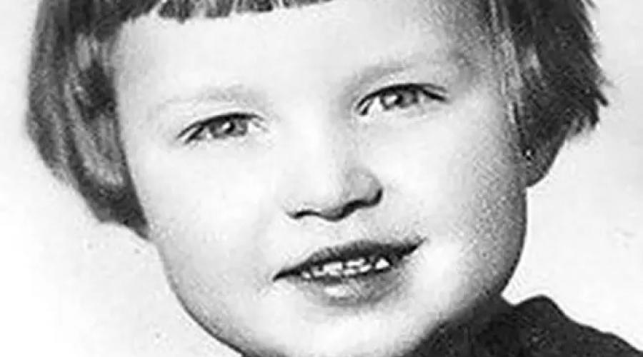 патриарх кирилл семья фот. кирилл гундяев в молодости. патриарх кирилл гундяев. патриарх кирилл и дети. патриарх кирилл в молодости фото.