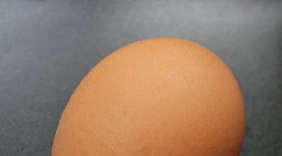Кладут ли освещенные яйца на кладбище. Поминальные нюансы: красят ли яйца на Радоницу. Что значит, если человек умер на Пасху? Это знак особой милости Божией или наказание